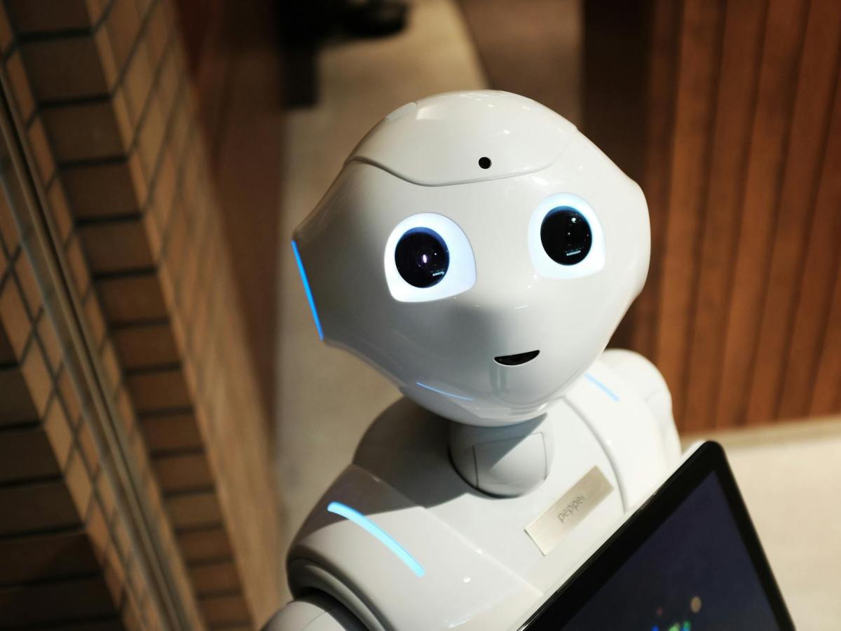 How AI are able to help consumer to get cheaper luxury brand product in specific country in the&nbsp;world?